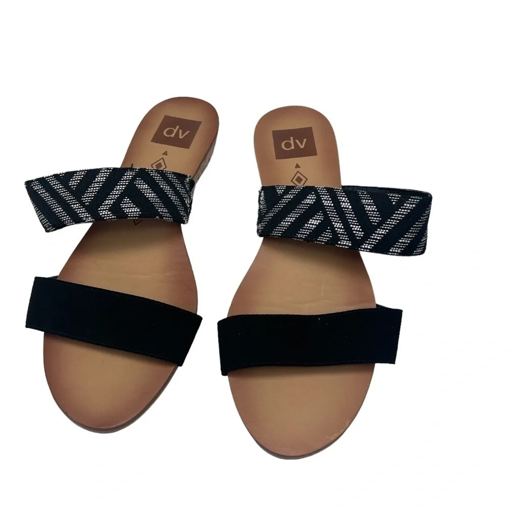 Dolce Vita Aztec Tribal Southwestern Black White Slip On Wedge Sandals SZ 8.5
